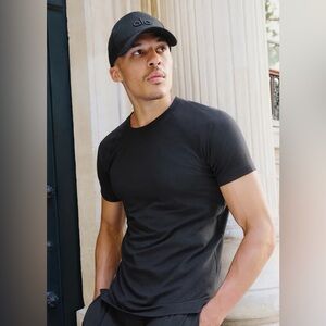 ALO Vapor Crewneck Short Sleeve Men size M